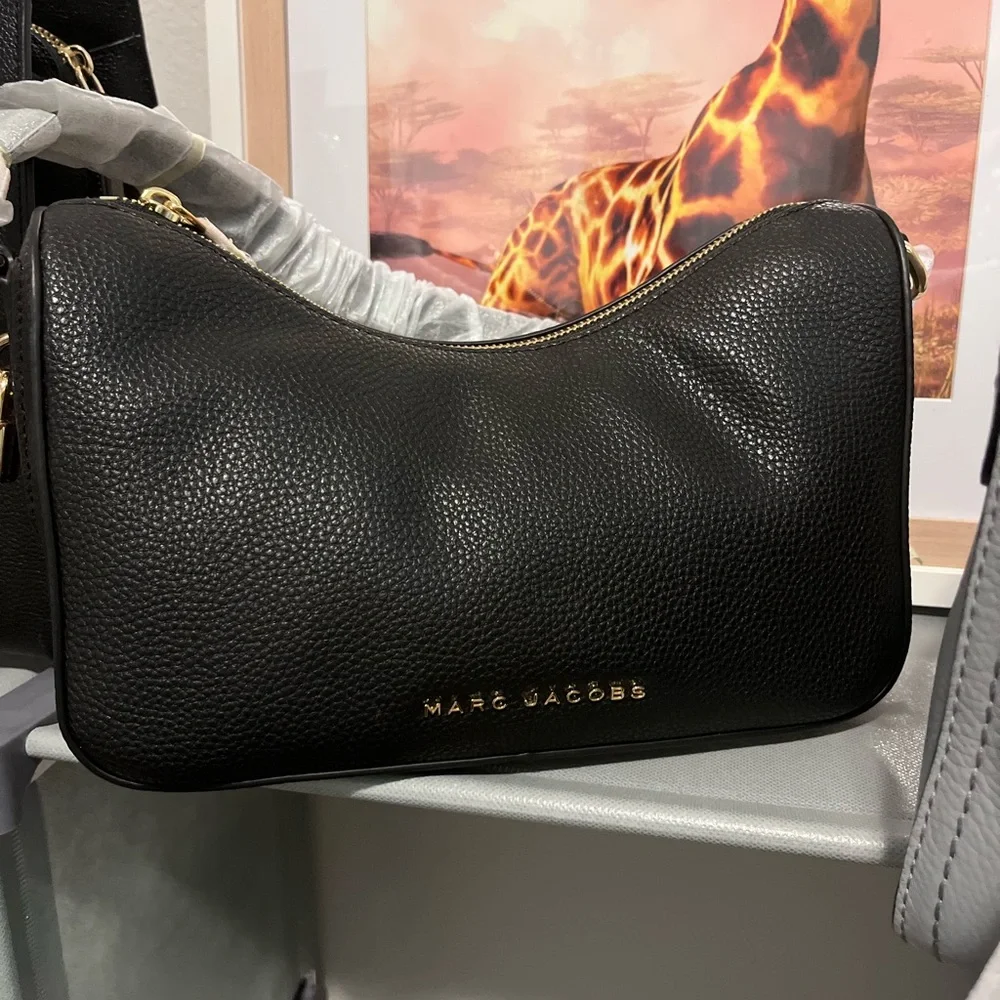 Marc Jacobs Black Pebbled Leather shoulder Bag. Can convert to crossbody - Picture 1 of 1